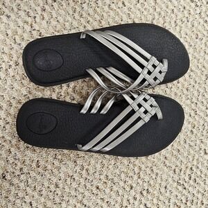 Sanuk Sandals Womens 7 Yoga Salty Thong Gold Slip On Casual Metallic 1103941